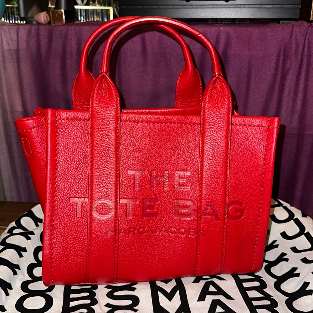 MARC JACOBS THE TOTE BAG